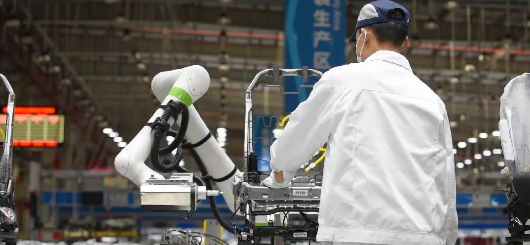发那科CRX协作机器人助力东风李尔，打造汽车座椅智能化生产