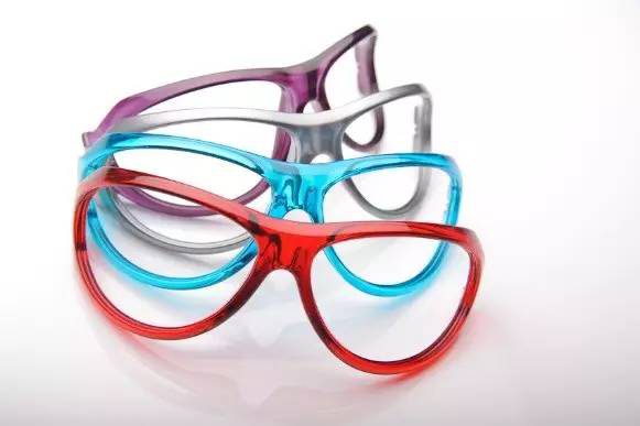 透明聚酰胺产品让眼镜设计更自由
