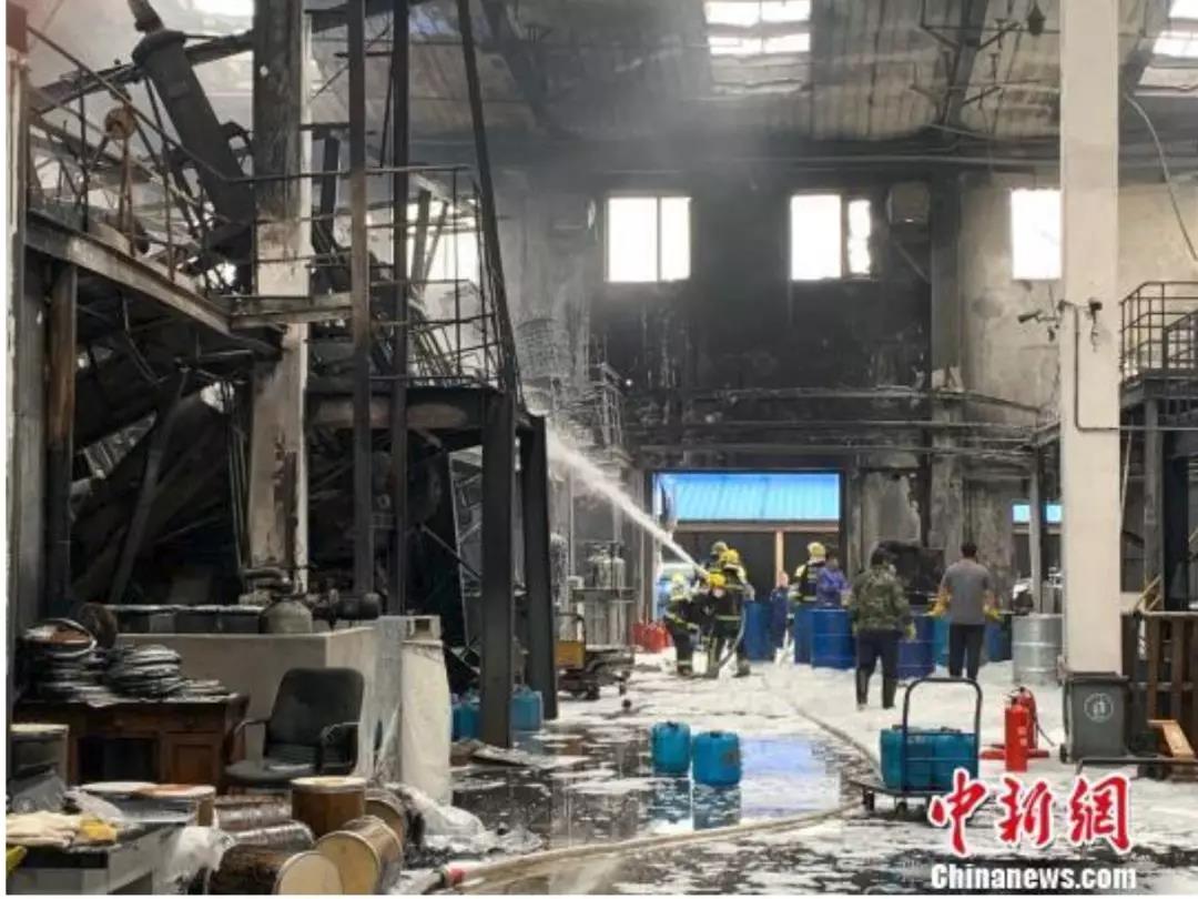 哈尔滨一工业催化中心中试车间发作爆燃 过火面积200余平米