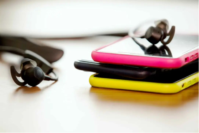 为增大高速信号传播，科思创研制新型TPU手机壳