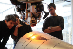 车辆结构：增强塑料卷带