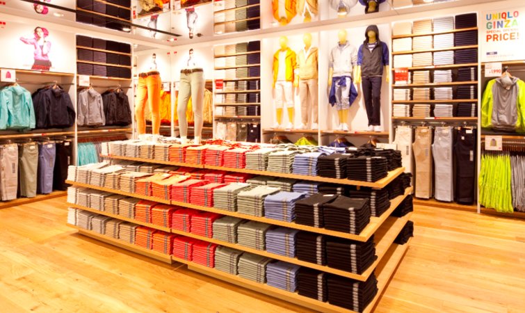 援用 RFID 电子标签技术，优衣库试点自助结账