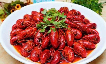 你吃小龙虾戴几个手套？