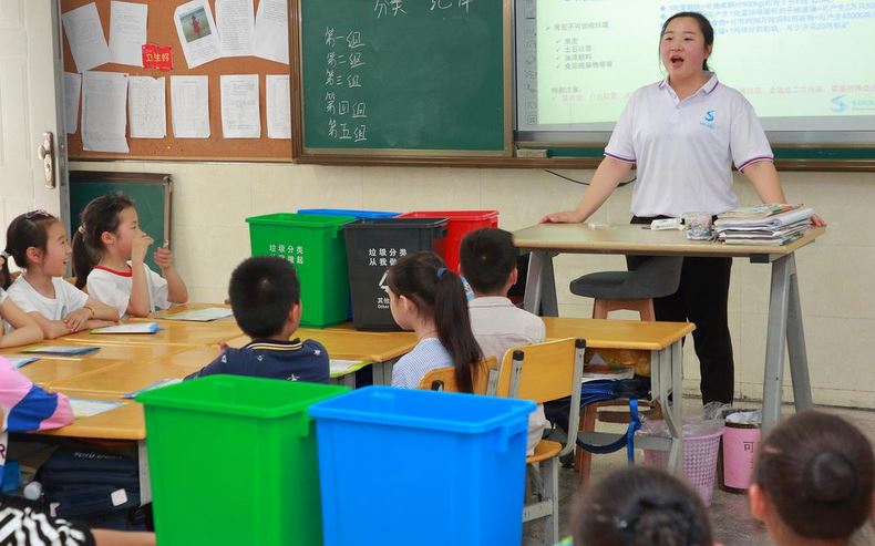 索尔维中国心系当地社区，积极宣传环保理念