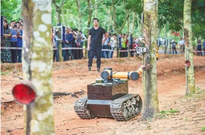 国内首创！海南橡胶采用智能割胶机器人