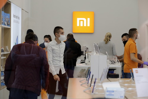 小米首次将苹果挤出全球前三，三季度手机出货量超苹果