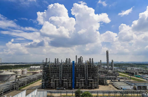 中韩石化乙烯装置开工用原料进厂