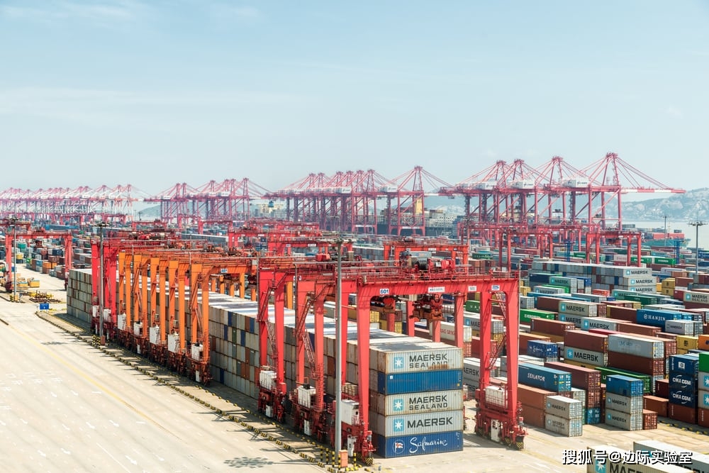 出口激增，运费暴涨，上海港口集装箱严重短缺