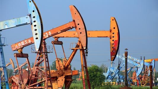 英国封锁或引发市场恐慌 国际油价下挫6%