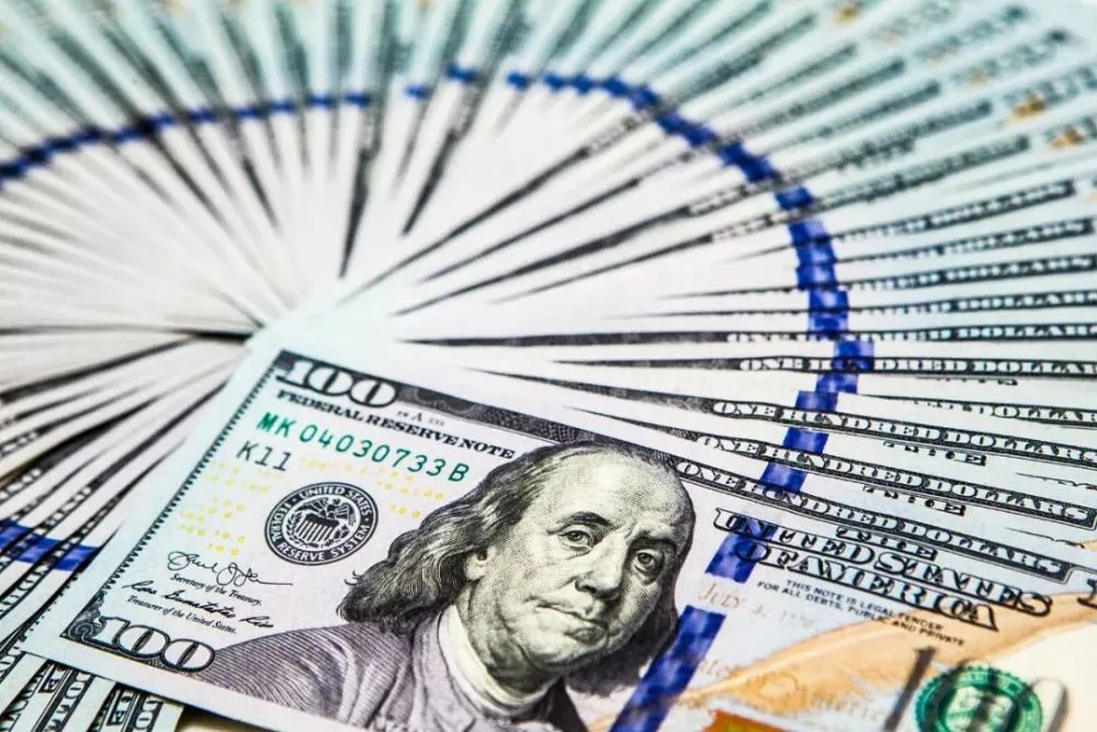 美国又发钱了！四口之家将获约5600美元，有多少钱会流入美股？