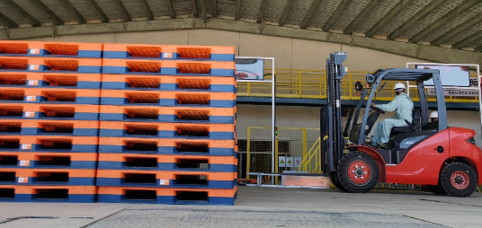 陶氏公司与行业伙伴合作将塑料托盘重复使用寿命延长150％，减