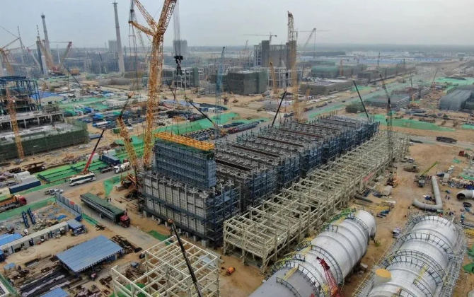 广东石化120万吨/年乙烯装置模块吊出新速度