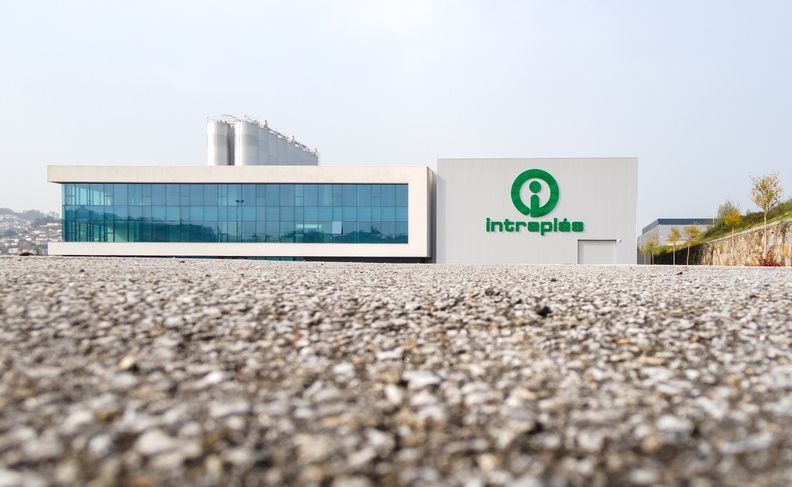 在乳制品包装中使用rPS已从试点过渡到工业规模