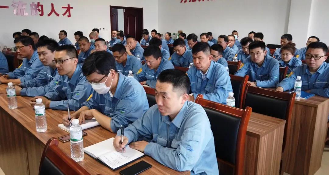 齐翔腾达组织召开“李安海省五一劳动奖章表彰会”