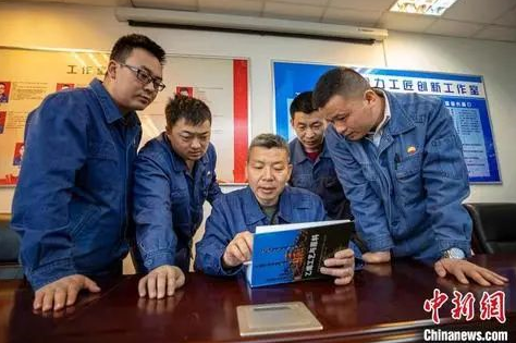 一线铸匠魂！独山子石化“乙烯人”薛魁被授予“中华技能大奖