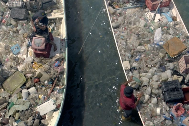 啤酒制造商科罗娜举办“捕塑料”比赛