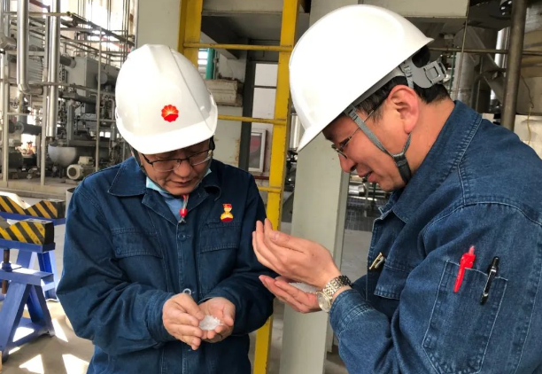 石化院在国内率先成功开发钛系大中空容器专用料