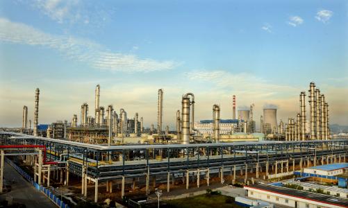 青海西宁万吨级碳纤维生产基地投产
