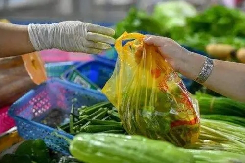 海口主城区40家农贸市场普及降解塑料袋