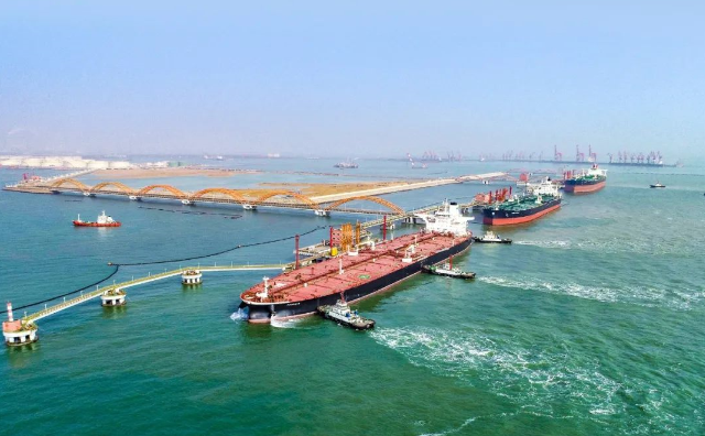 盛虹炼化：首个外贸原油船靠泊日照港，拥有1600万吨/年原油进