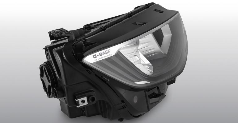 巴斯夫新的PBT牌号使汽车前照灯边框上的品牌熠熠生辉