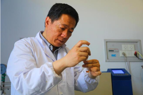 打破国外技术垄断：中国石油大学（华东）助力己二腈国内产业