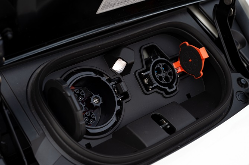 Electrolube与一流的汽车供应商合作，将聚氨酯树脂用于车载充电