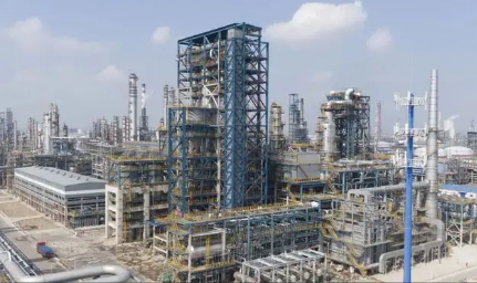 上半年镇海炼化原油加工量、乙烯产量和营业收入创历史新高