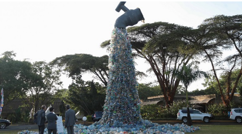 英国每年仅12%的塑料垃圾被回收利用，“超级虫”为可降解塑料