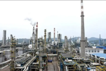 长岭炼油厂成功生产柔性纤维材料新产品