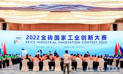 新疆至臻化工气固相法氯化高聚物项目获奖