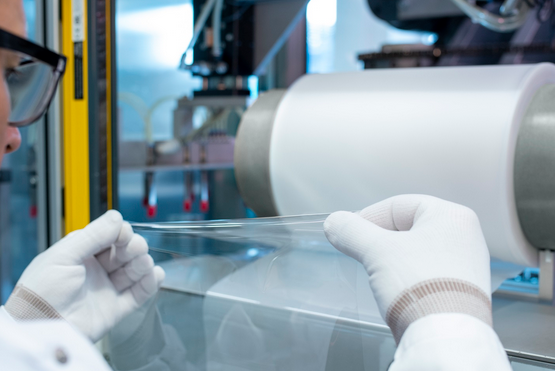 超薄！科思创在K 2022上展示其新产品Makrofol®TF超薄聚碳酸酯挤压