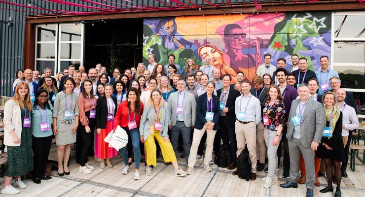 携手合作伙伴，阿克苏诺贝尔与其共同减少碳排放