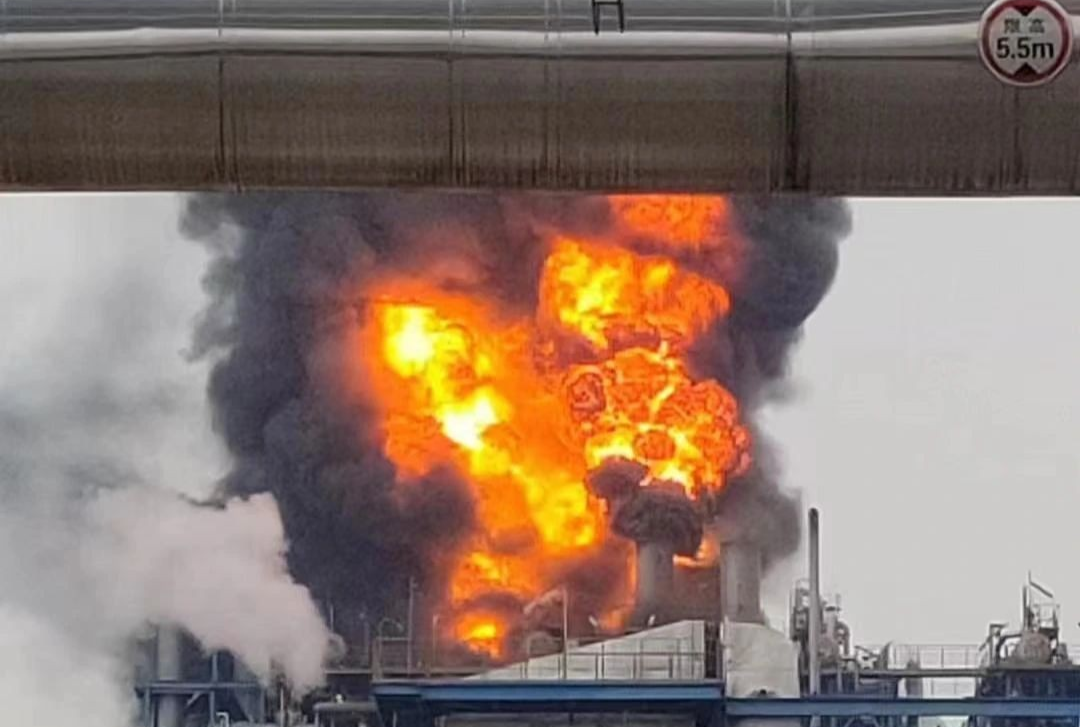 突发！扬子石化烯烃厂起火！装置已停工！