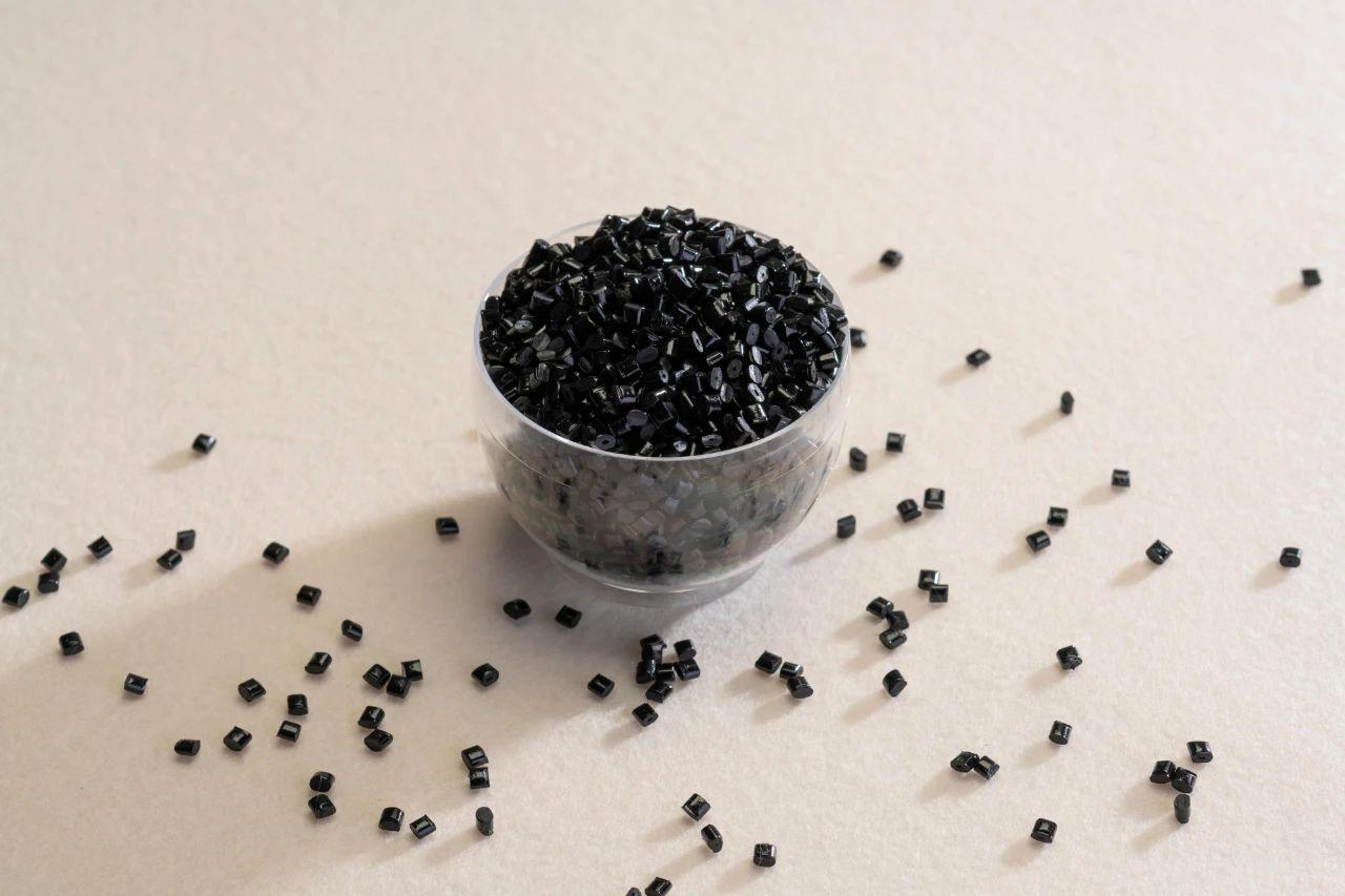 LG化学静电喷涂塑料 应用于三菱汽车前挡泥板减重