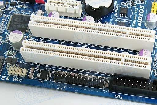 电脑内存（DRAM ）衔接器