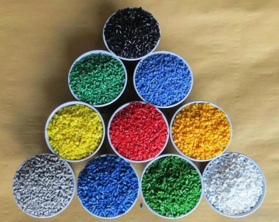 “战塑”不断的背后:为半世纪的疯狂消费买单