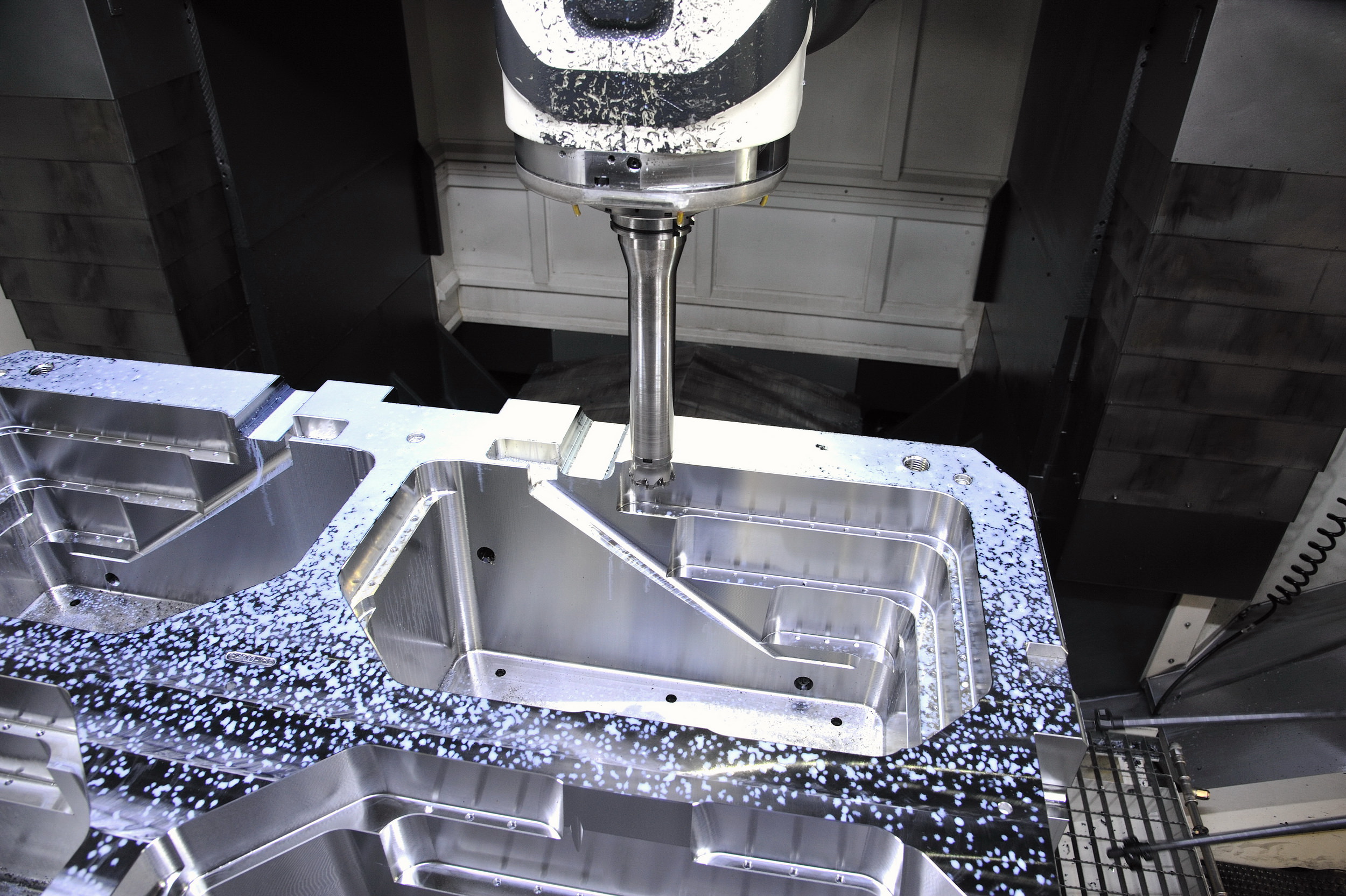 工艺可靠的机加工接口：大尺寸模具制造者信赖翰默技术