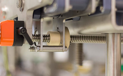 igus和克朗斯、Fricke持着临时的协作关系