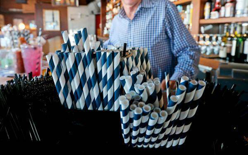 星巴克门店将逐渐停用一次性塑料吸管