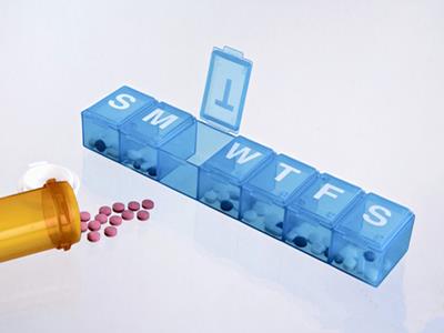 药物安装到便携的塑料药盒对人体能否有害