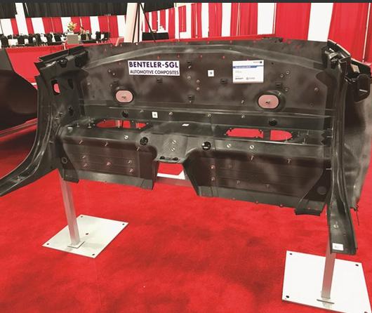 从奥迪R8碳纤维复材后壁看汽车构造的复合资料应用之路