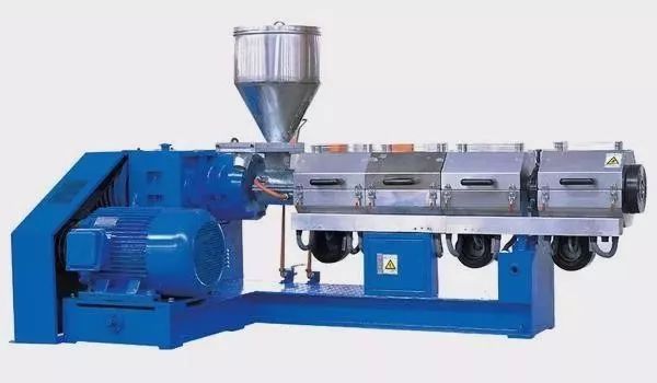 塑料挤出成型机清洗办法引见