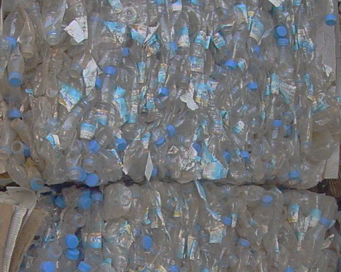 国际PET再生料严重充足