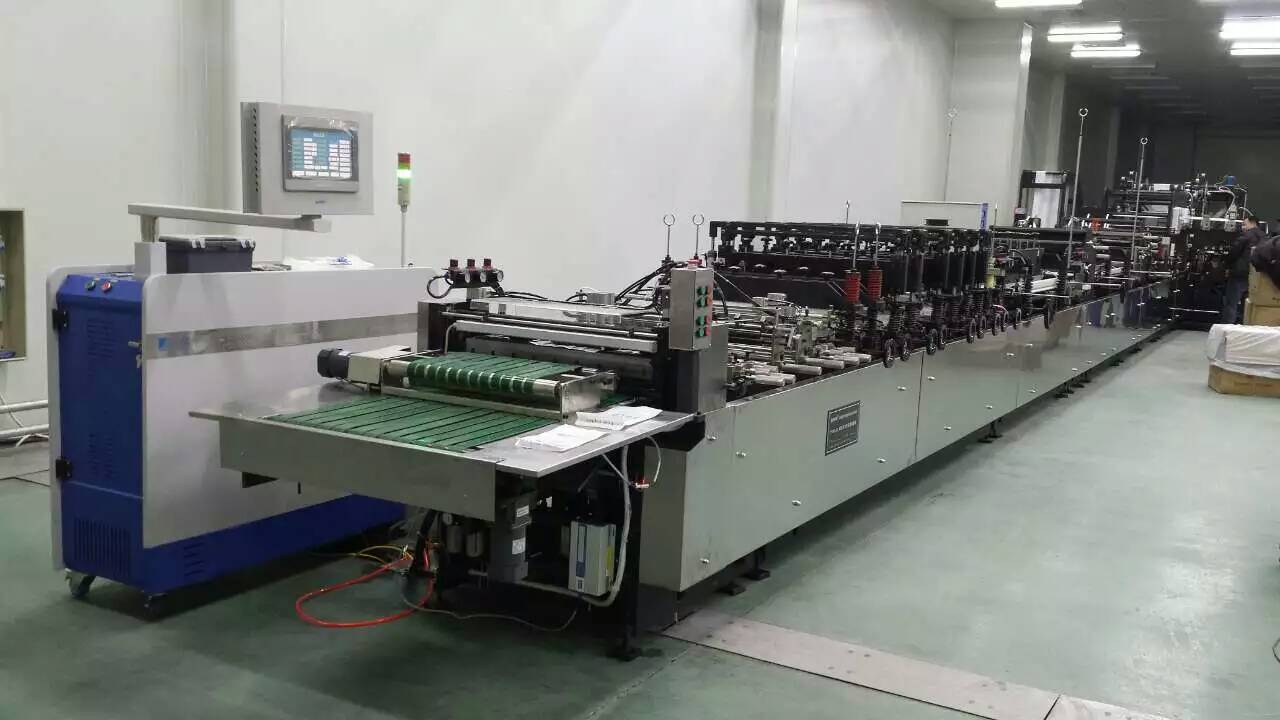 越洋携YY700SFL方底拉链制袋机参展chinaplas2016