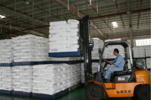 齐鲁塑料厂成功开发聚乙烯光伏桶公用料新产品