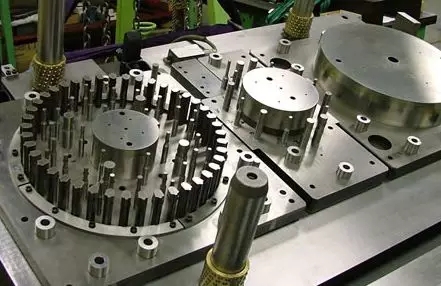 浅析塑料模具对钢材的功能要求