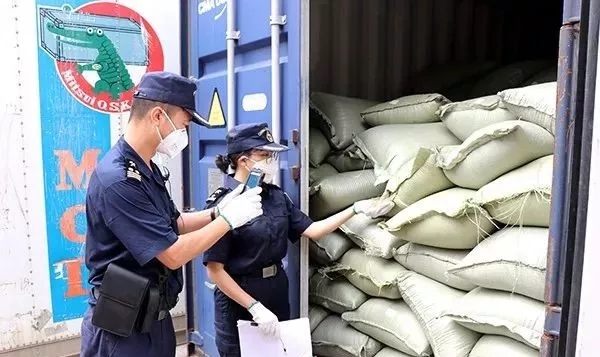 黄埔海关发现限制出口类可用作原料的固体废物，共104吨