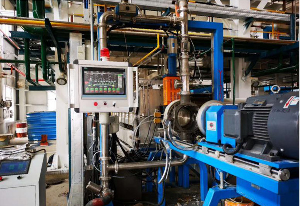 装配有河南安吉AJSZ-280超大型双柱换网器的SHJ-135-SQX-500双螺杆造粒水下切机组及产品