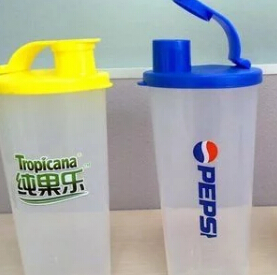 用什么样的塑料水杯好？